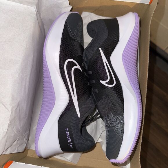 WOMEN'S NIKE MC TRAINER 2 BLACK/WHITE-VIOTECH DM0824-005 SIZE: 8 - Picture 5 of 6